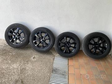 4  PNEUMATICI CON CERCHI 215/60 R16 99H