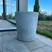 Vaso da giardino in cemento