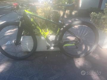 Mtb “29”. Full carbon