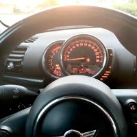 Automobile mini clubman