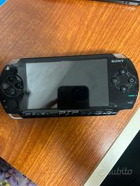 Sony psp 1004 black+Memoria 2GB+Gioco SENZA CARICA