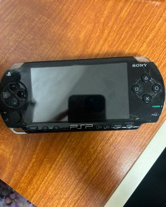 Sony psp 1004 black+Memoria 2GB+Gioco SENZA CARICA