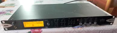 Korg N1R, alimentatore, da vetrina