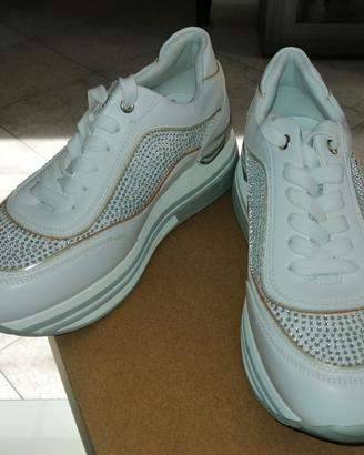 scarpe sneaker da donna "Bata" 