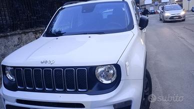 Jeep Renegade pari al nuovo