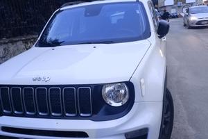 Jeep Renegade pari al nuovo