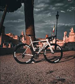 Colnago v1r con collab ferrari