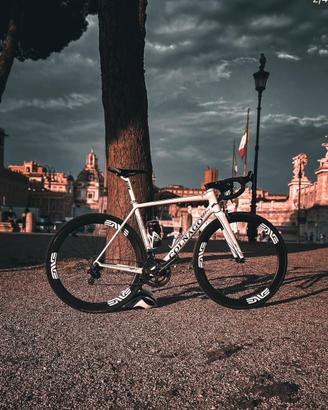Colnago v1r con collab ferrari