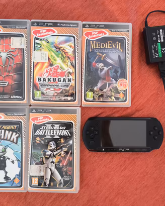 Lotto PSP Street E1004 + Alimentatore + 5 Giochi