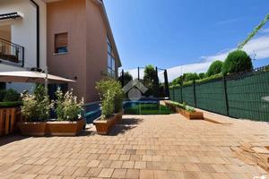 4 LOCALI A LA LOGGIA