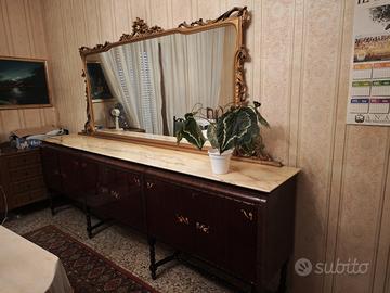 sala intera con tavolo in marmo anni 50