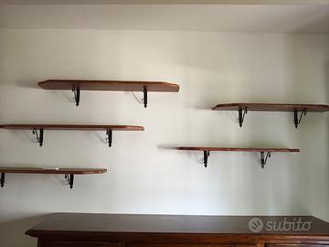 Mensole in legno massello con staffe decorative