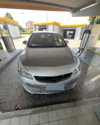 Opel astra j
