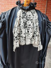 Camicia, parrucca e cappello 