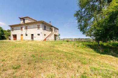 Casa Colonica a Potenza Picena 8 locali