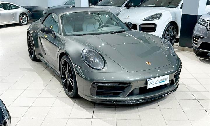 Porsche 911 Carrera 2 GTS Cabriolet