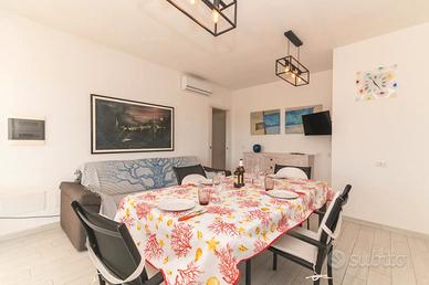 Elegante trilocale vista mare centro Budoni