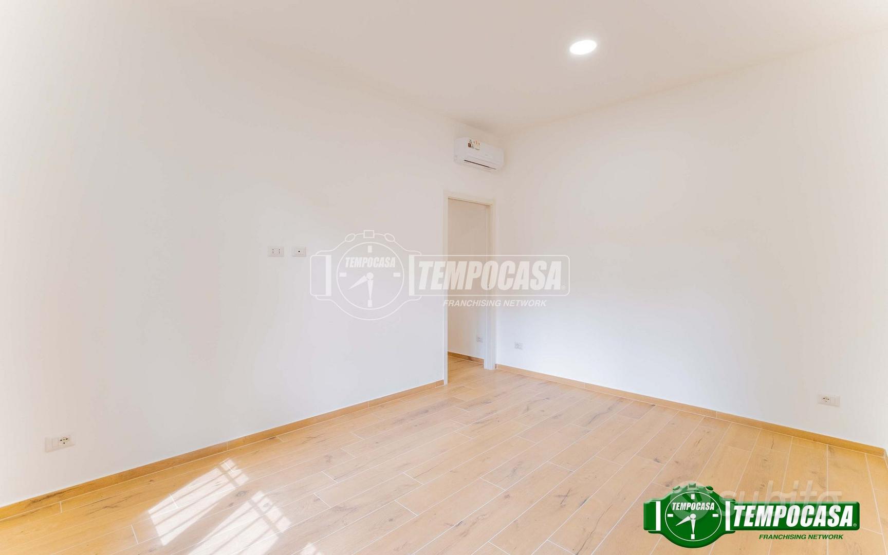 Apartment in Milano, Molinazzo, Municipio 7 - Altro