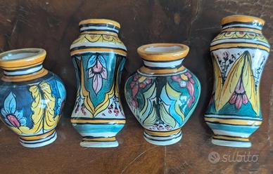 Albarelli e vasetti in maiolica vintage