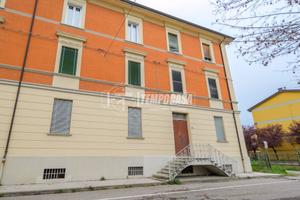 Quadrilocale con cantina e box auto