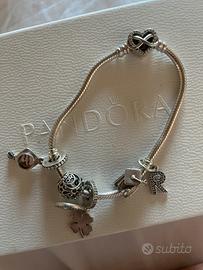 Bracciale e charm Pandora