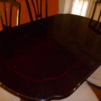 Tavolo in mogano con 6 sedie