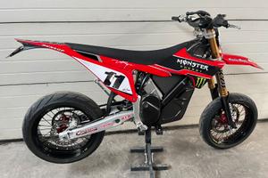 Starkvarg ex 80cv motard targata