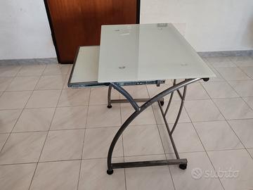 Scrivania pc elegante