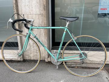 la bicicletta bianchi rekord 746