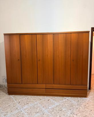 Armadio camera da letto marrone