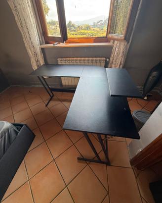 scrivania ad angolo