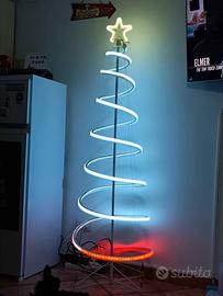 albero di natale a spirale a led anche da esterno