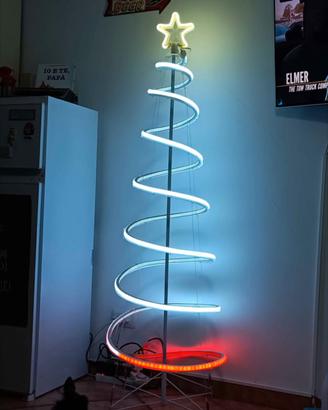 albero di natale a spirale a led anche da esterno