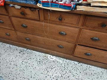 Mobile antico in legno massello – patina originale