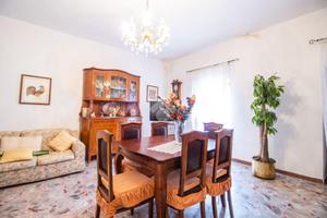 CASA SEMINDIPENDENTE A BORGO VELINO