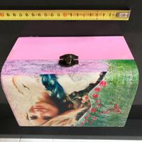 Cofanetto in legno con disegno sul coperchio