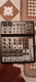 mixer Behringer