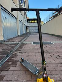 Monopattino Striker freestyle