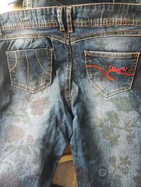 Maglie e jeans Desigual.