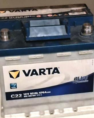 Batteria per auto Varta 52 AH con spunto 470 A
