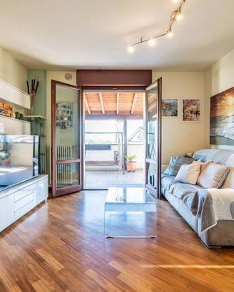 Attico / Mansarda di 80 m² con 3 locali e box auto