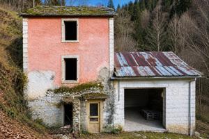 RUSTICO A BOSCO CHIESANUOVA