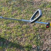 Decespugliatore tagliaerba rasaerba a motore