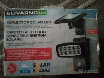 Faretto a led con sensore a energia solare
