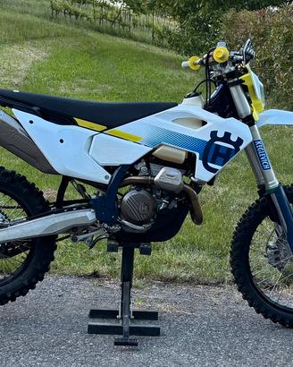 HUSQVARNA FE 250 4T 2024 enduro