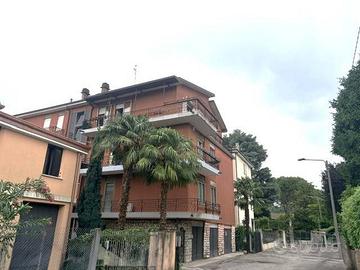 Appartamento di 95 m² con 4 locali e box auto a Ve