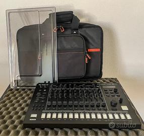 Roland TR-8S + Custodia e Decksaver