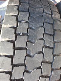 Pneumatici 265/70/R19,5