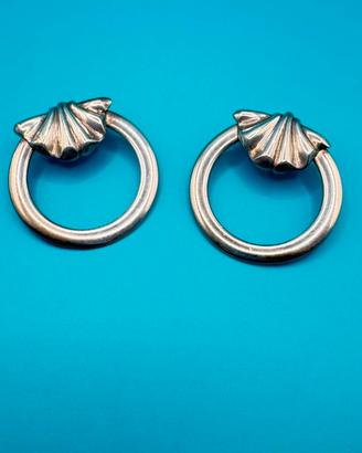 Orecchini in argento 925 a cerchio con conchiglia