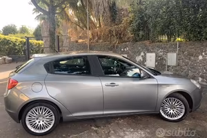 Alfa romeo distinctive 2011 1.6 multijet